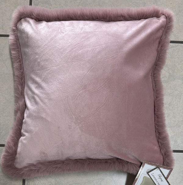 Cuscino arredo con imbottitura 40X40 in velluto con bordo in pelliccia Preziosa Vienna

19.op